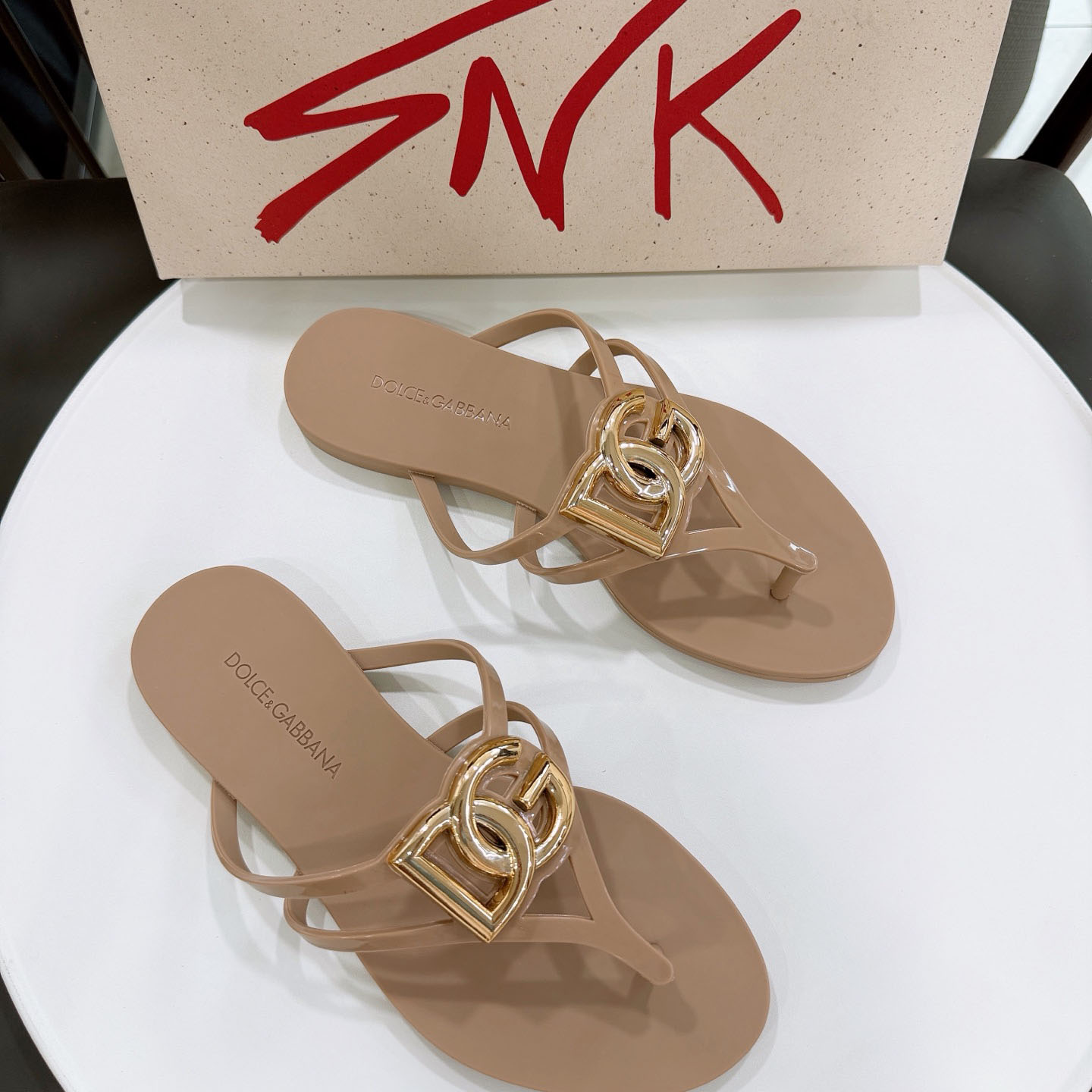 Dolce & Gabbana Rubber Beachwear Slides With Logo - DopestKickz