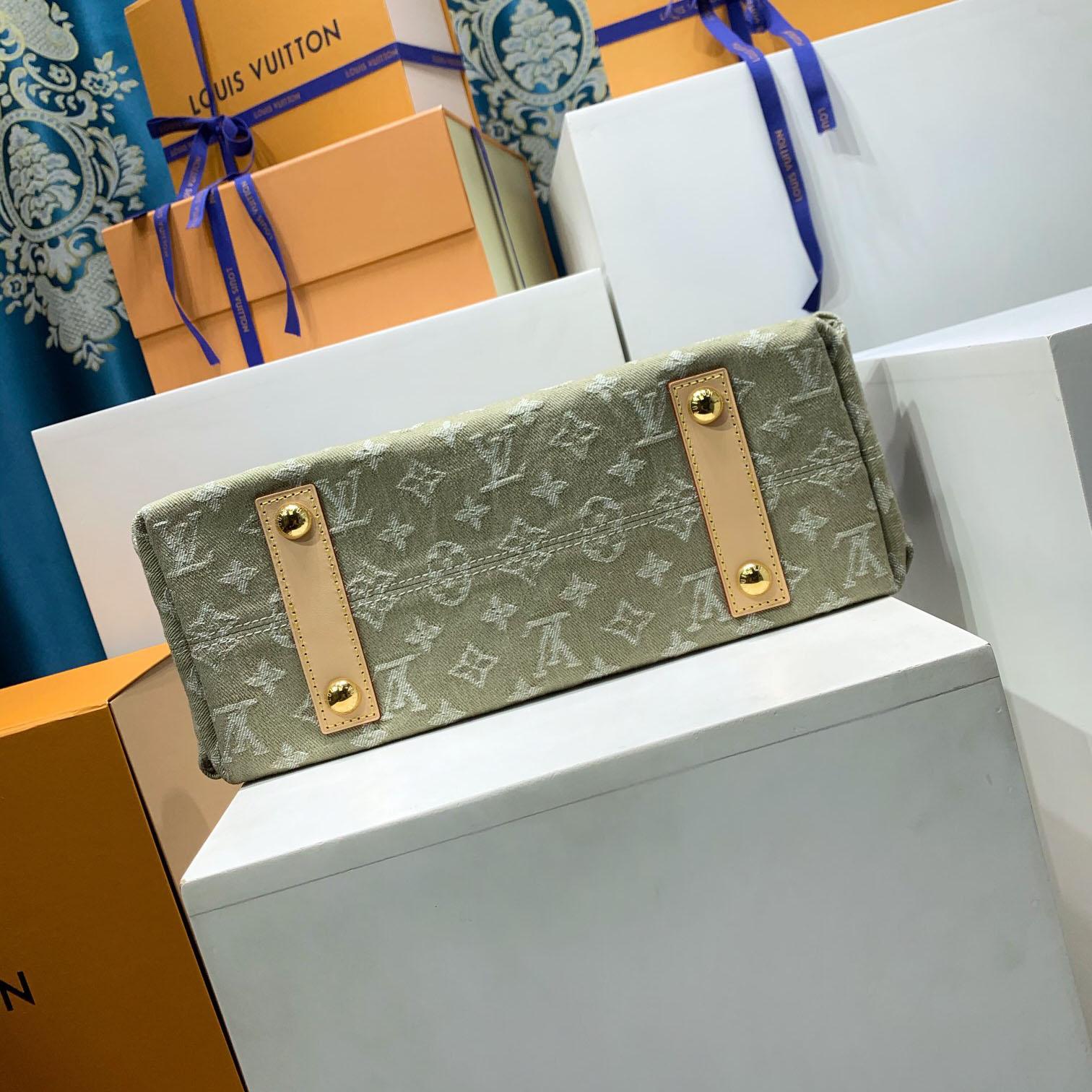 Louis Vuitton CarryAll Cargo PM  M27623 - DopestKickz