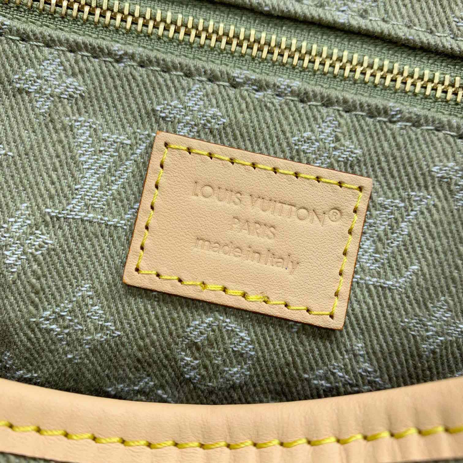 Louis Vuitton CarryAll Cargo PM  M27623 - DopestKickz