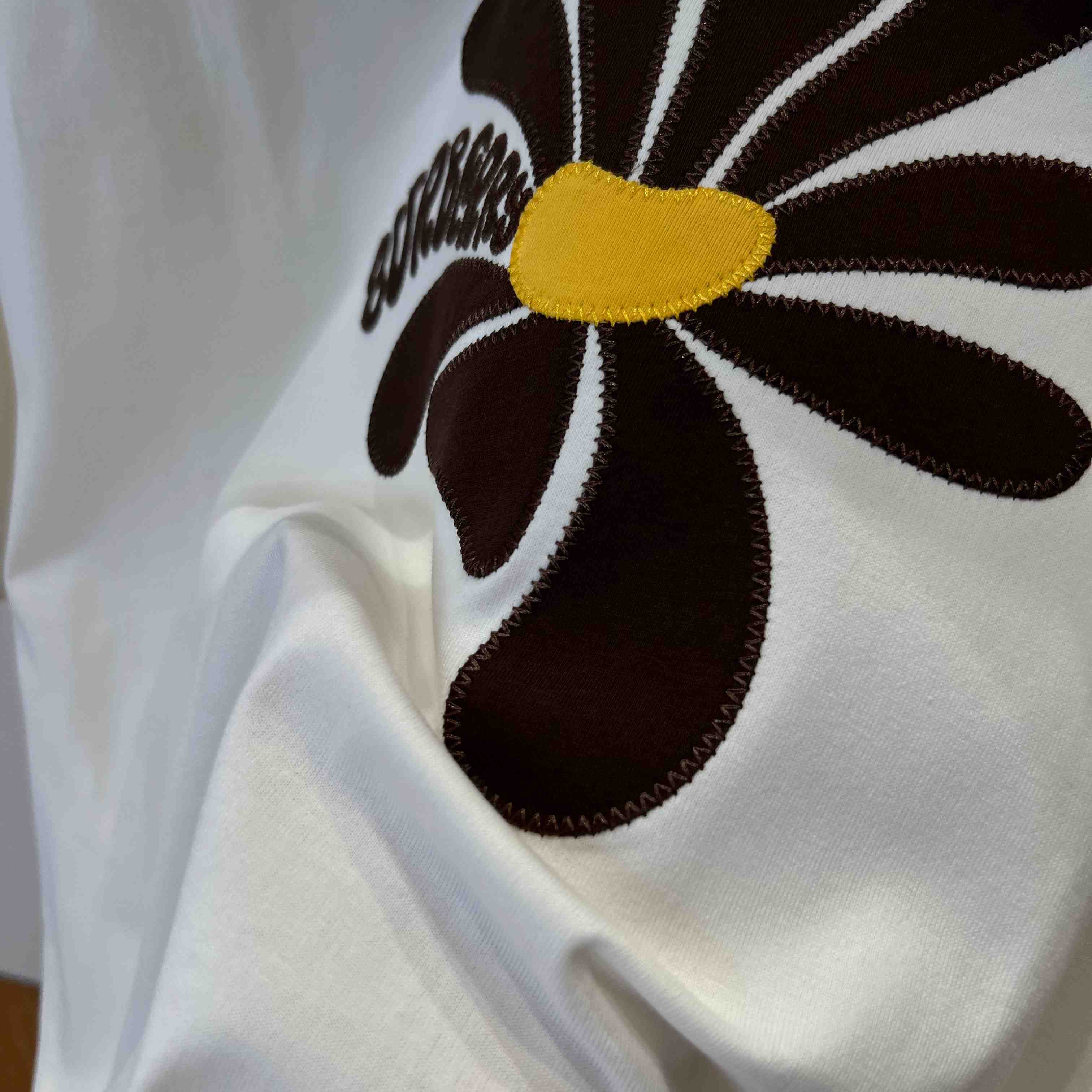 Burberry Daisy Cotton T-shirt - DopestKickz