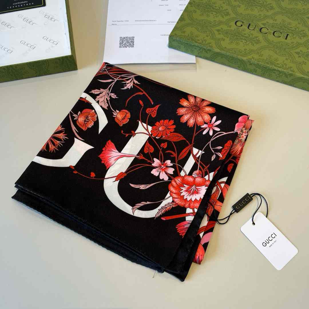 Gucci Floral Print Silk Carré Silk - DopestKickz