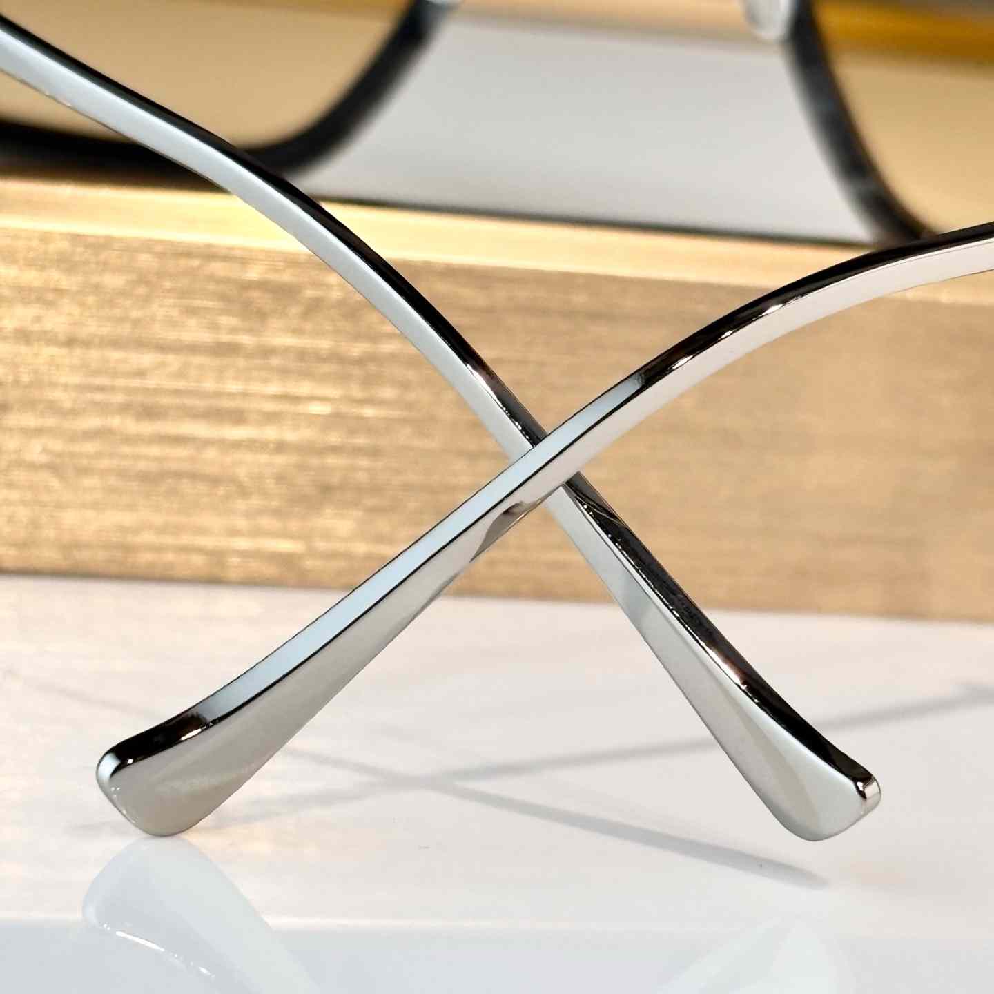 Gucci GG1621 Sunglasses  - DopestKickz