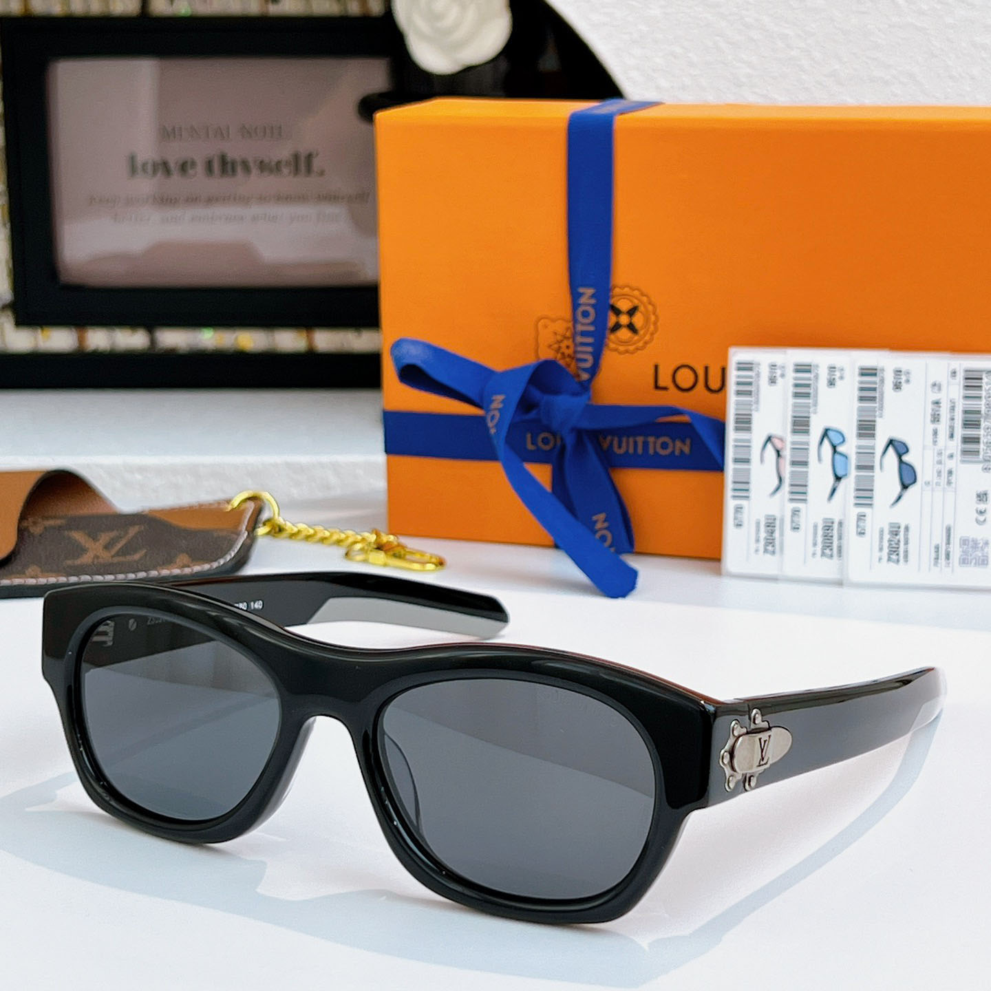 Louis Vuitton LV Frog Round Square Sunglasses - DopestKickz