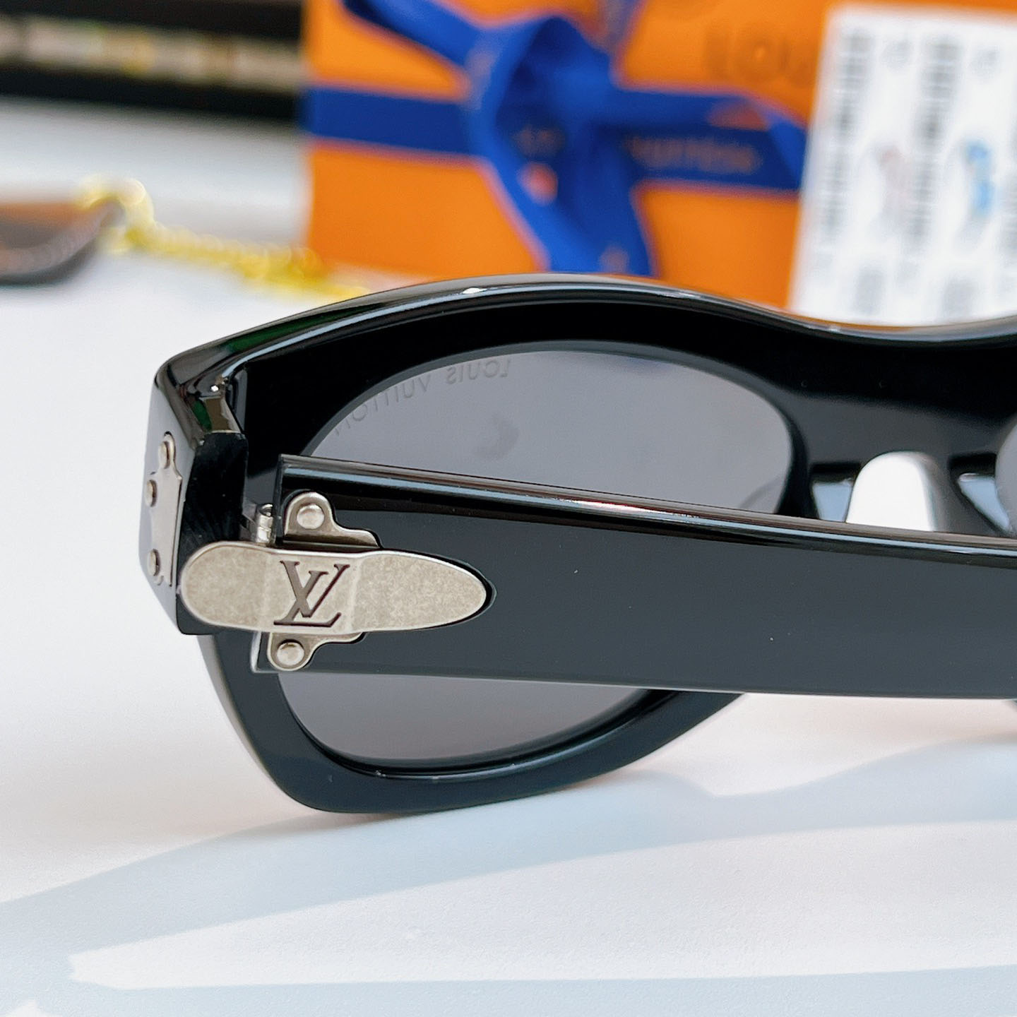 Louis Vuitton LV Frog Round Square Sunglasses - DopestKickz