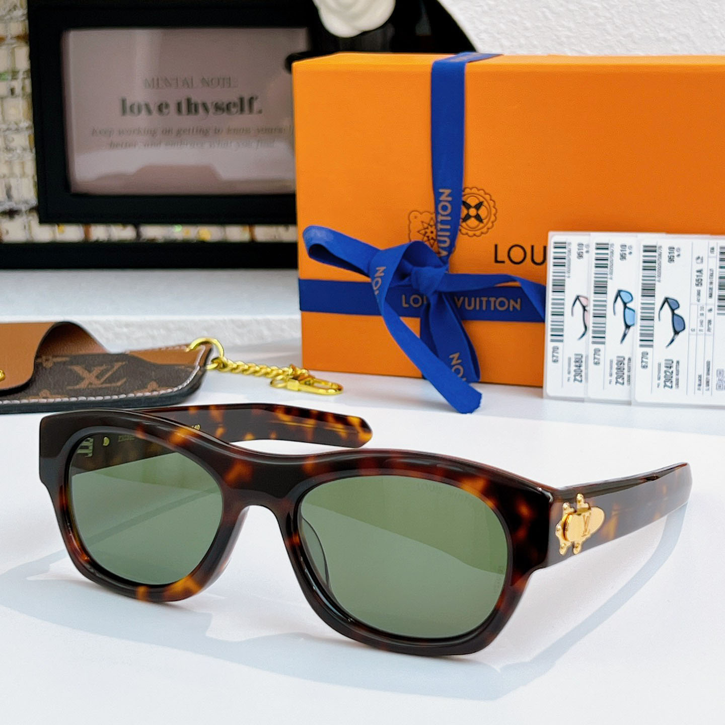 Louis Vuitton LV Frog Round Square Sunglasses - DopestKickz