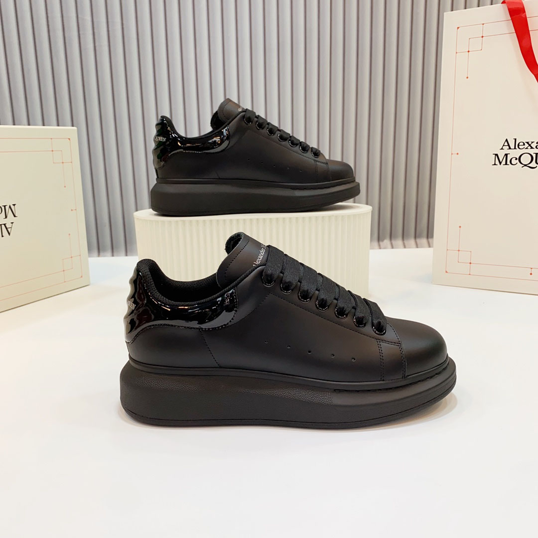 Alexander McQueen Oversized Sneaker 'Black' - DopestKickz