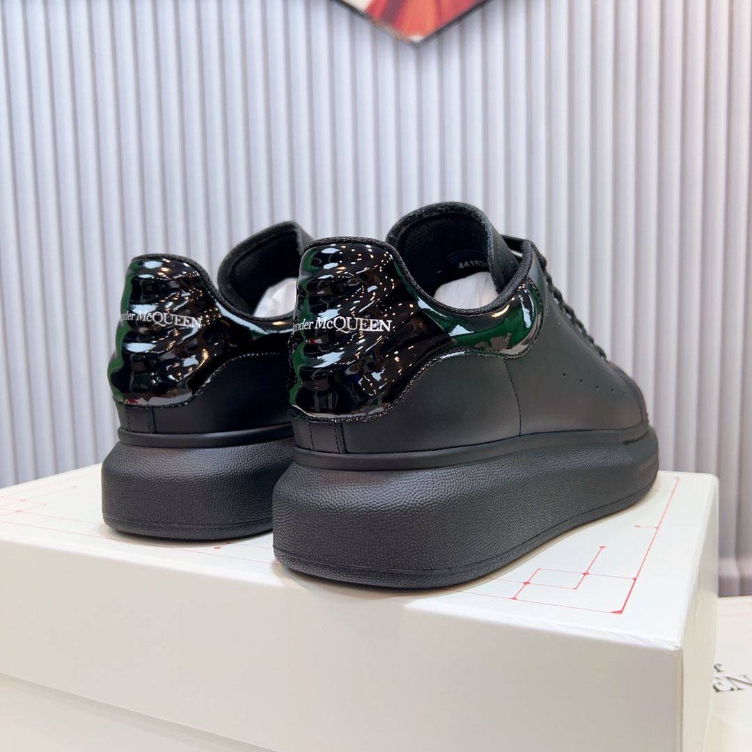 Alexander McQueen Oversized Sneaker 'Black' - DopestKickz