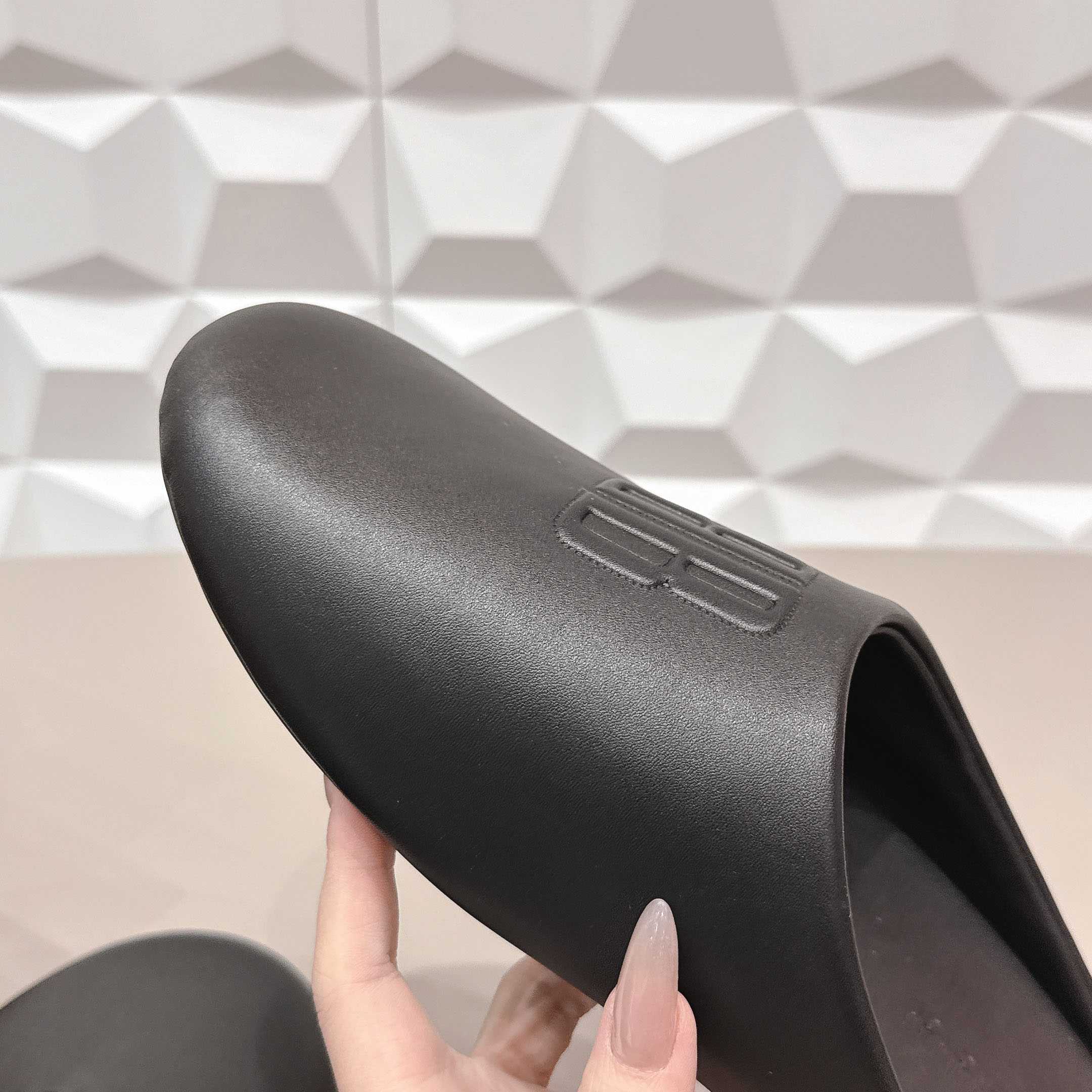 Balenciaga Château Flat Mules - DopestKickz