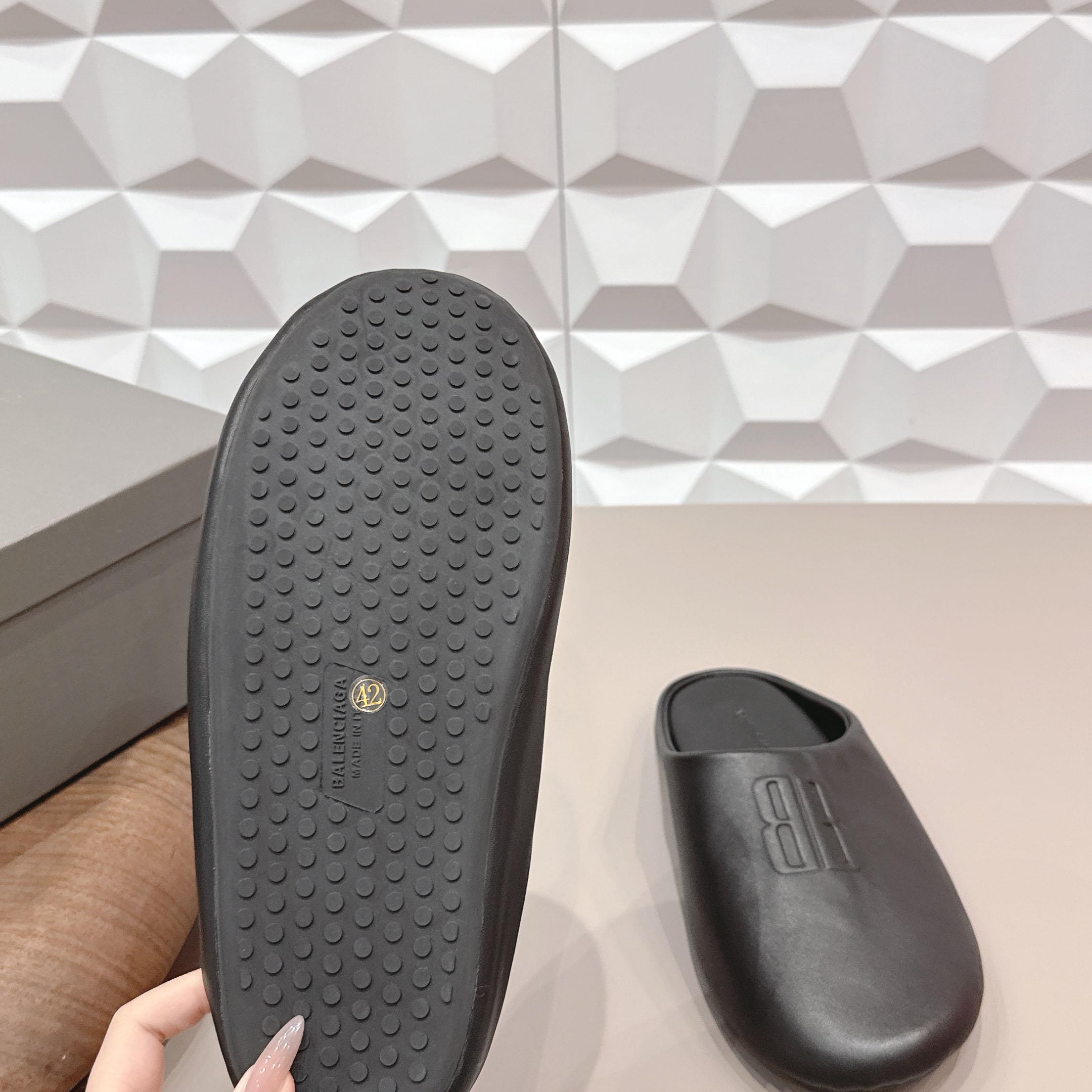 Balenciaga Château Flat Mules - DopestKickz