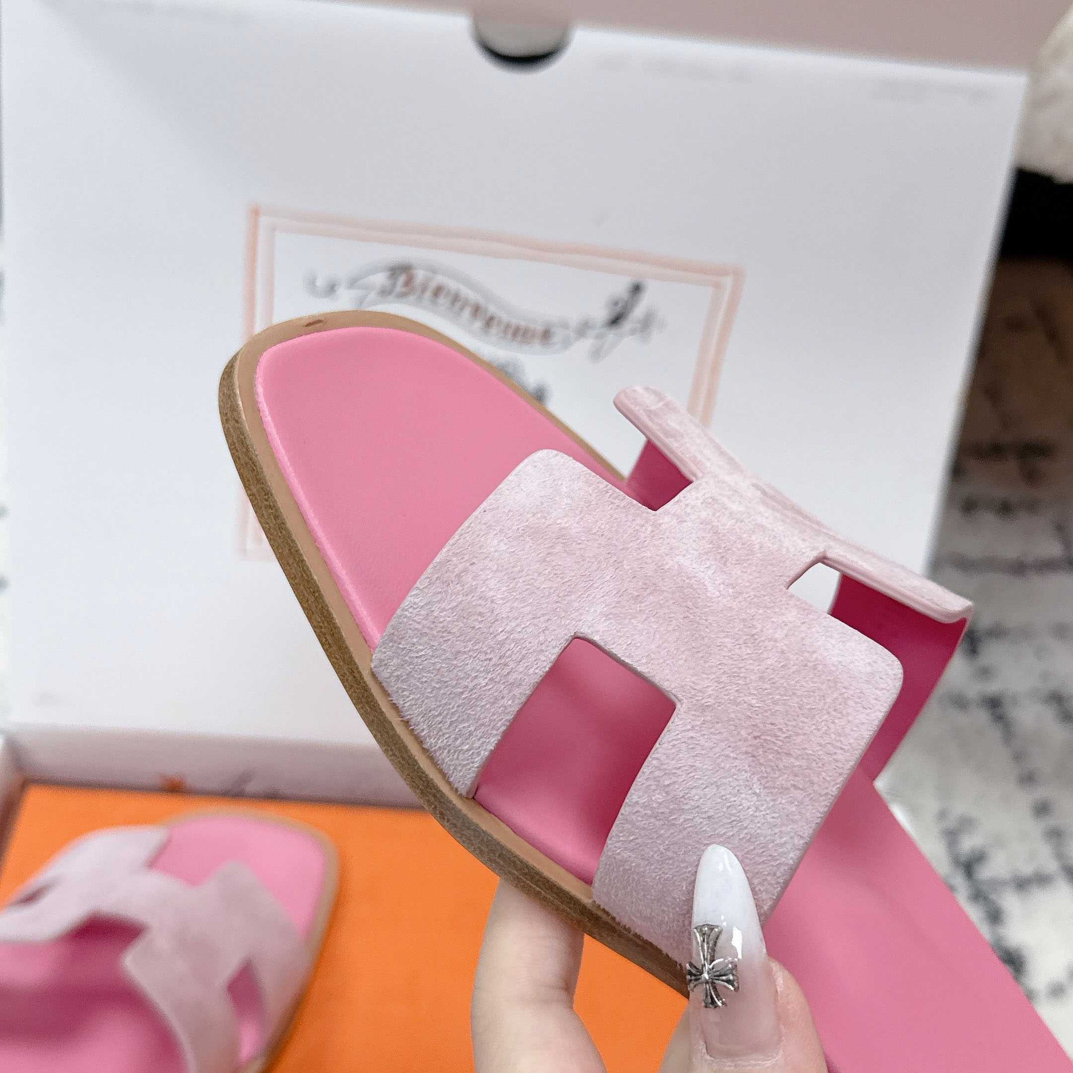 Hermes Oran Sandal - DopestKickz