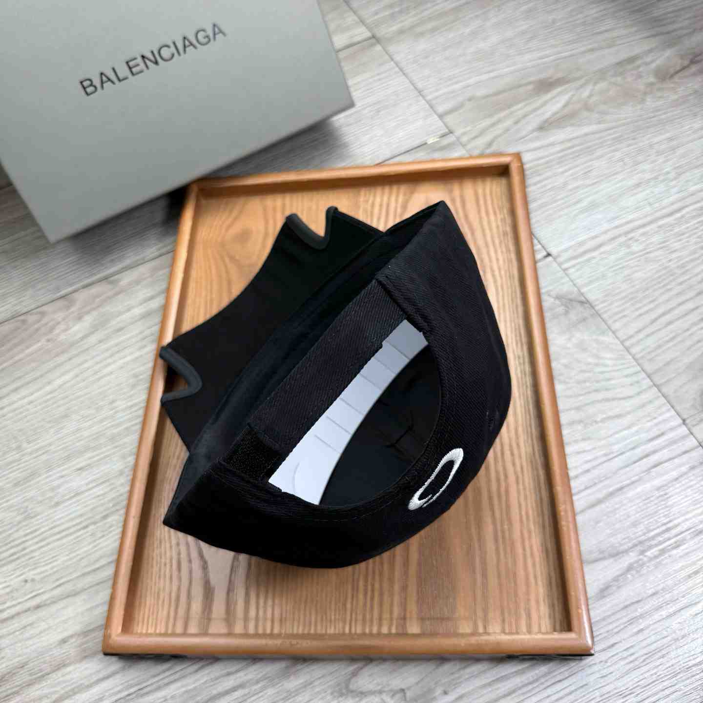 Balenciaga Cap - DopestKickz