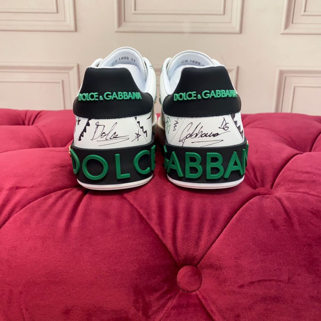 Dolce & Gabbana Logo-Patch Sneakers - DopestKickz