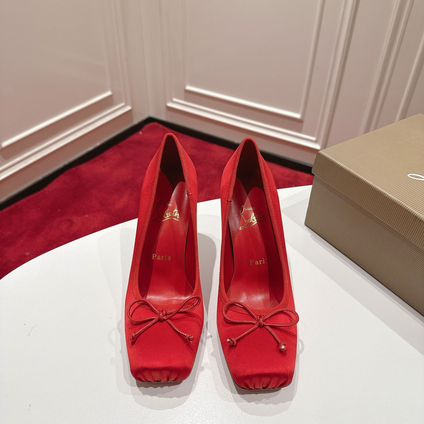 Christian Louboutin Cassia Nodo 100 mm Pumps  Crepe Satin - DopestKickz