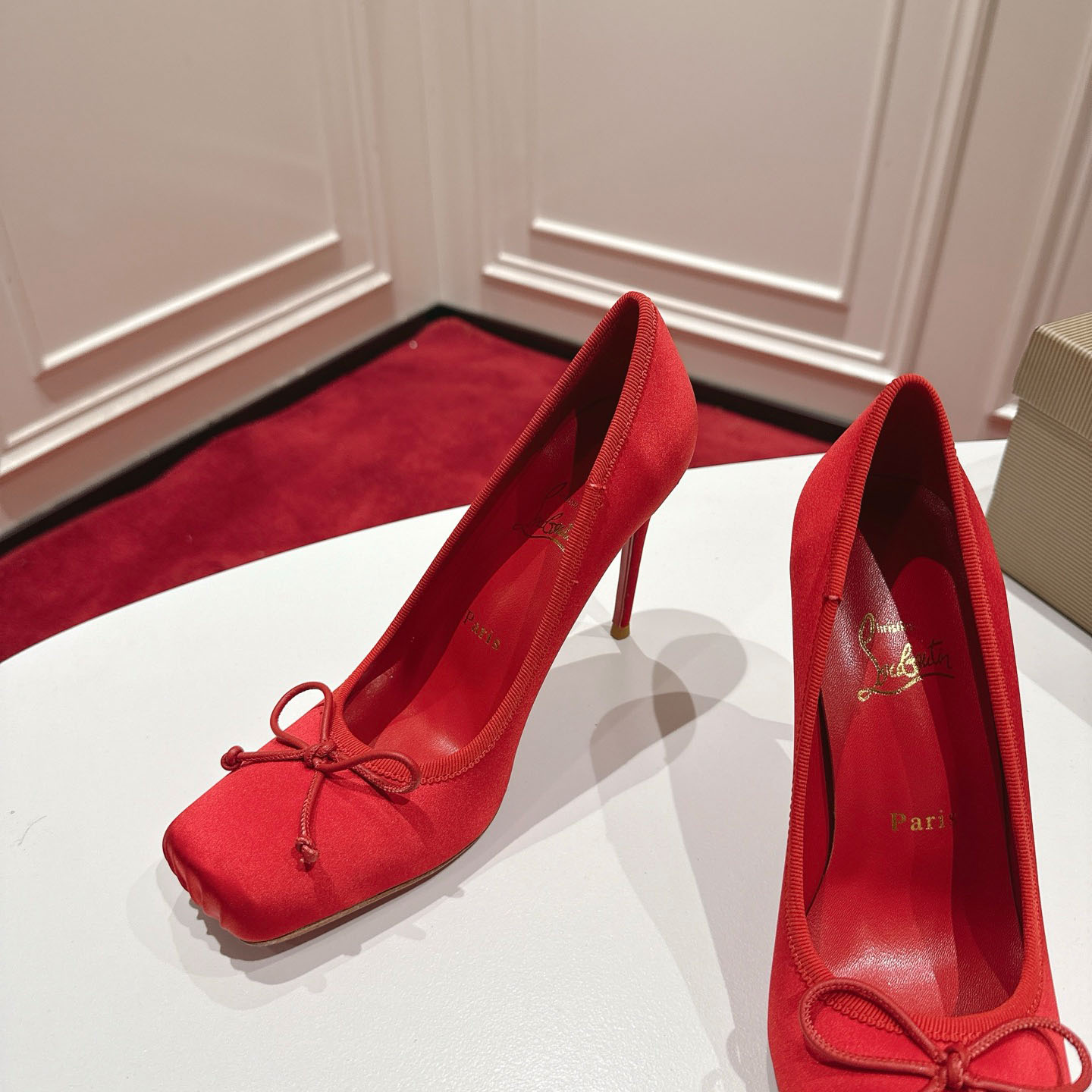 Christian Louboutin Cassia Nodo 100 mm Pumps  Crepe Satin - DopestKickz