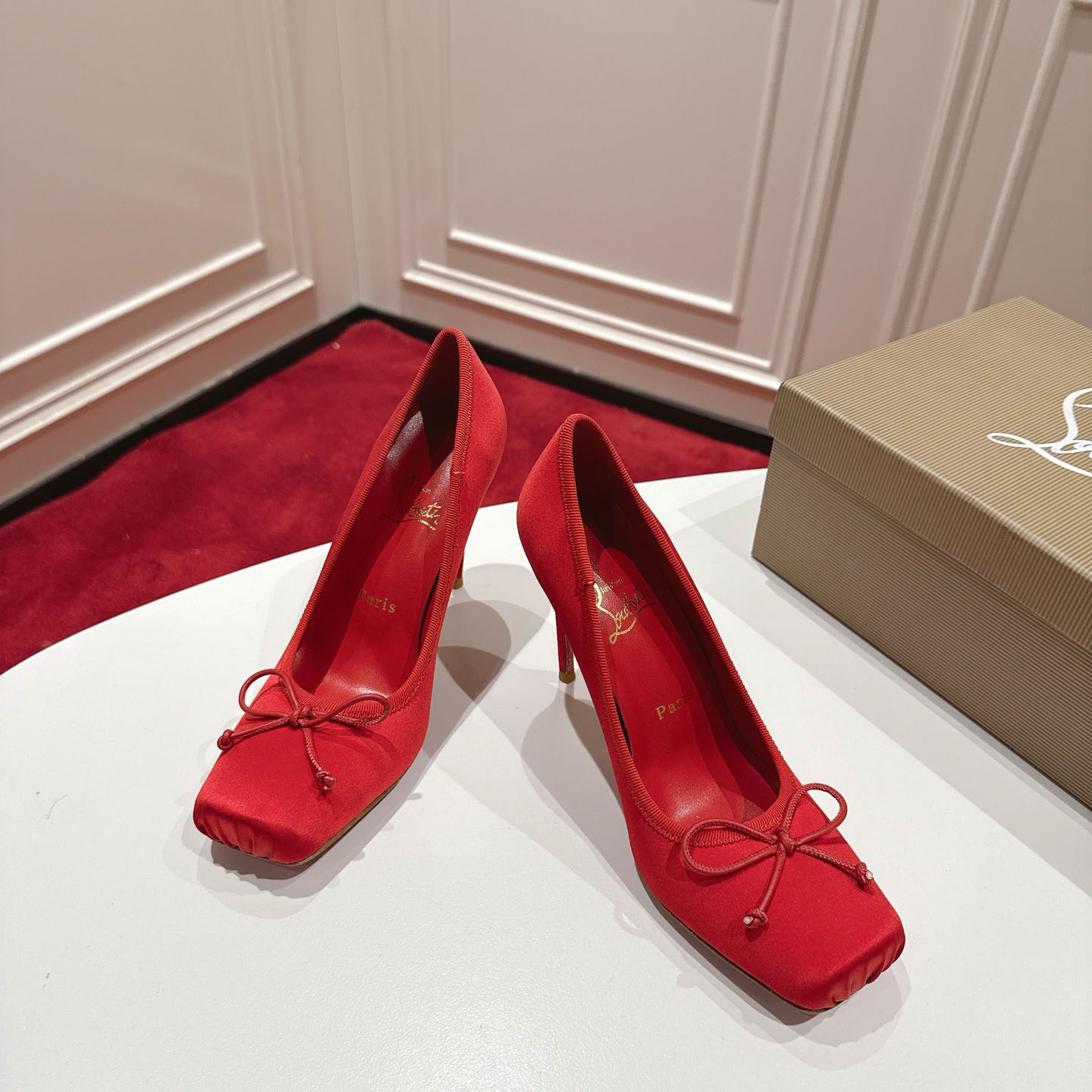 Christian Louboutin Cassia Nodo 100 mm Pumps  Crepe Satin - DopestKickz