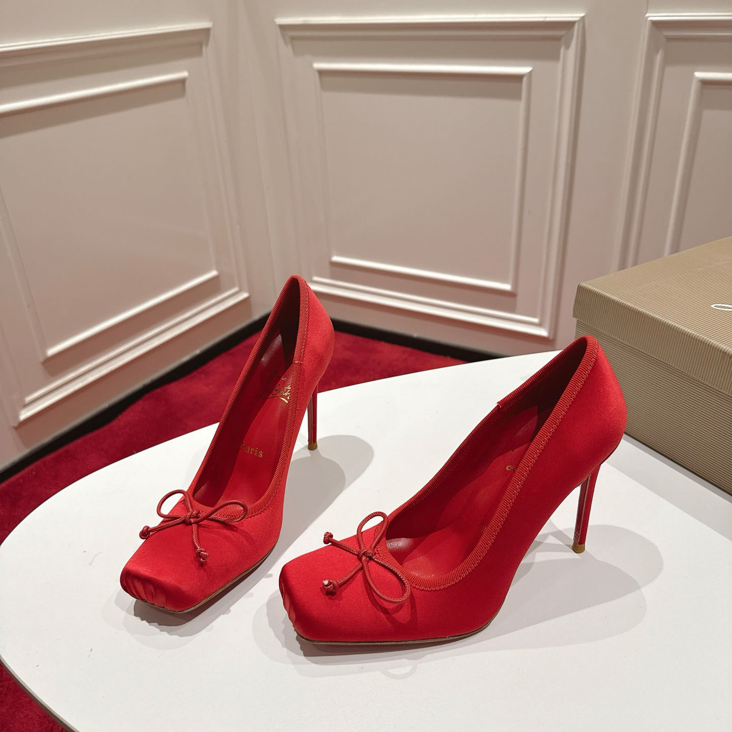 Christian Louboutin Cassia Nodo 100 mm Pumps  Crepe Satin - DopestKickz