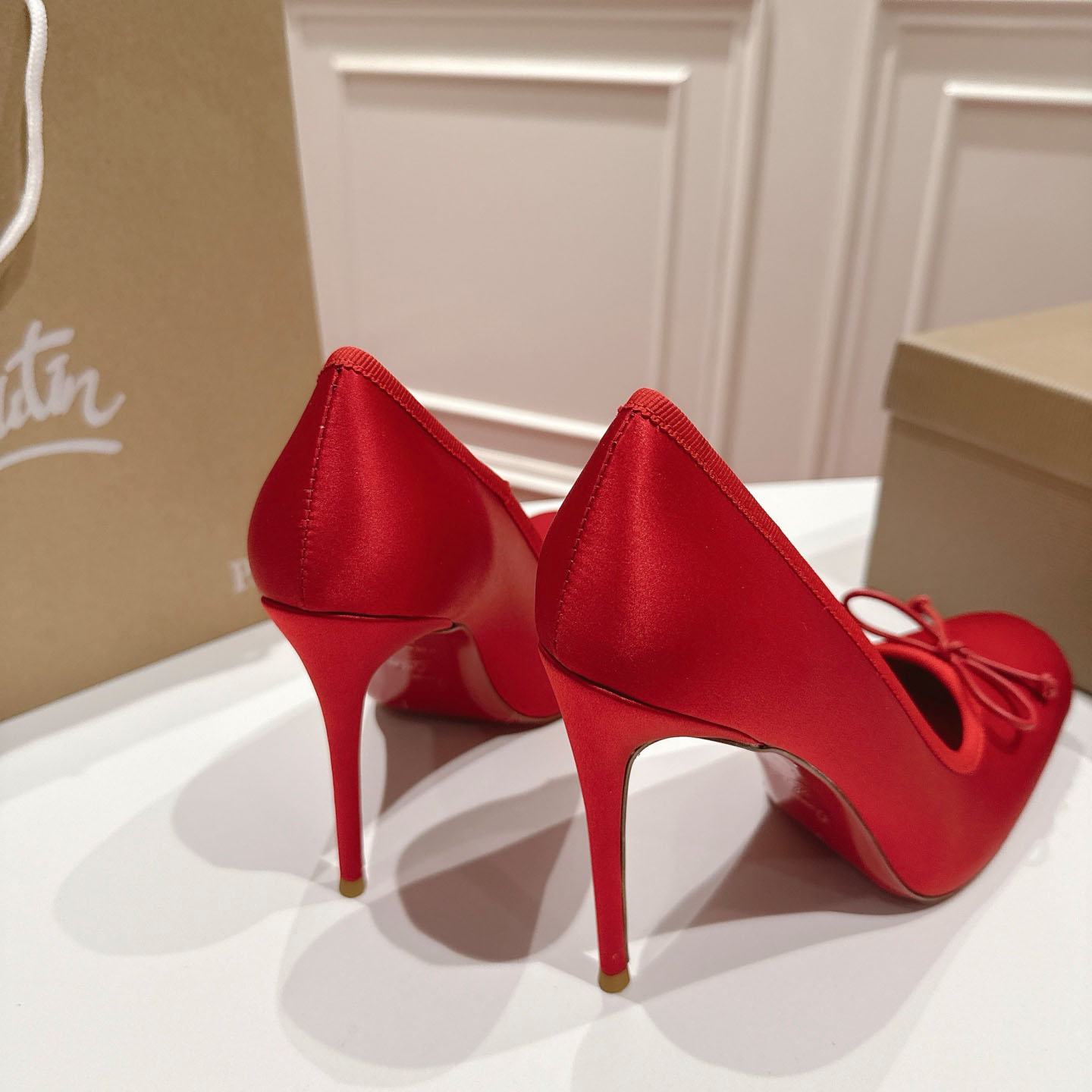 Christian Louboutin Cassia Nodo 100 mm Pumps  Crepe Satin - DopestKickz
