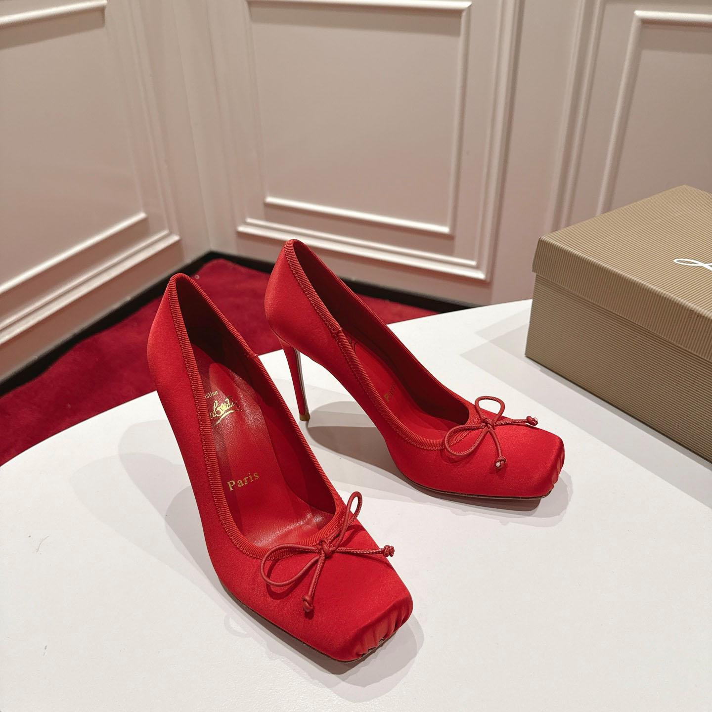 Christian Louboutin Cassia Nodo 100 mm Pumps  Crepe Satin - DopestKickz
