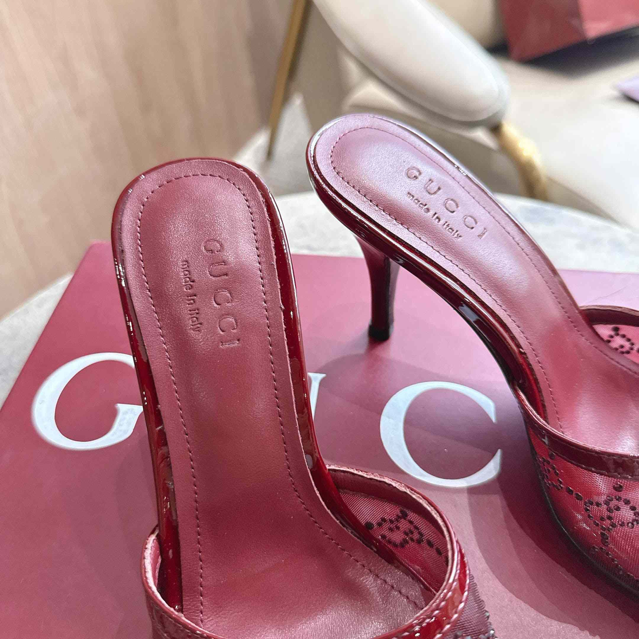 Gucci Women's crystal slide sandal - DopestKickz