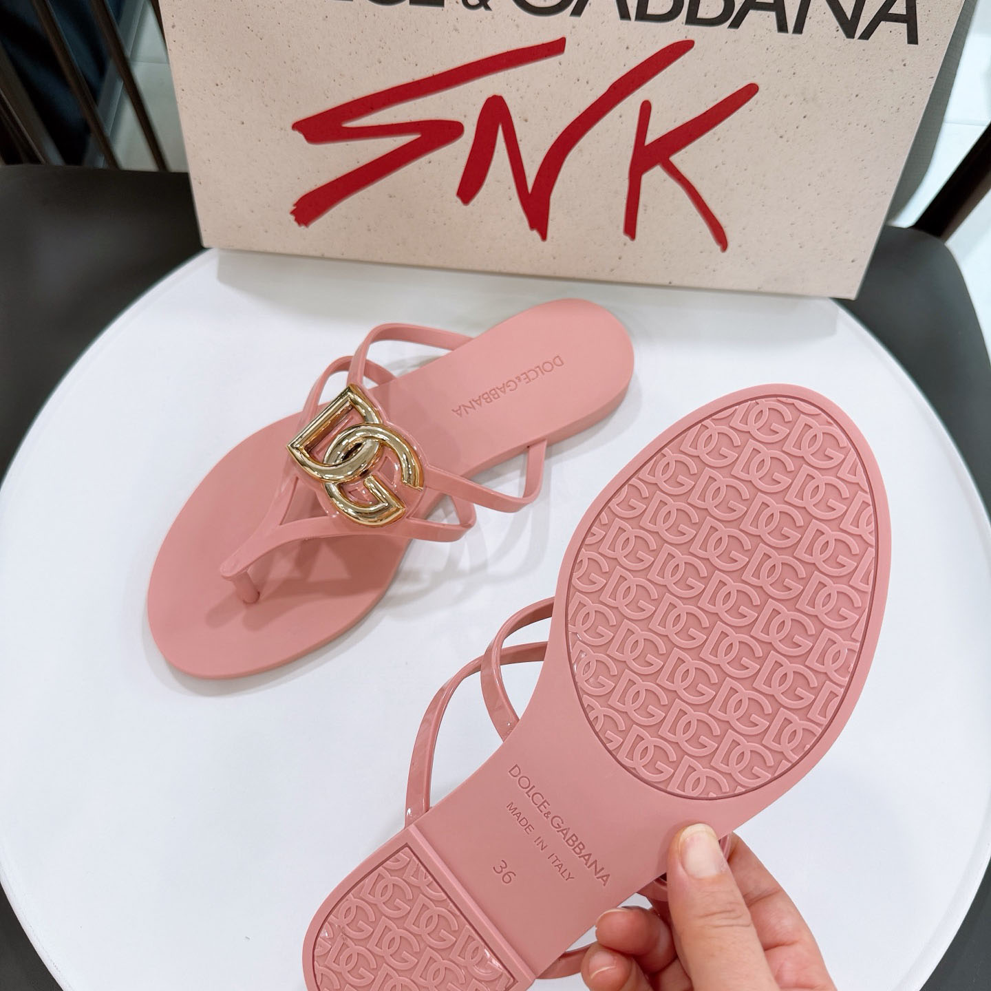 Dolce & Gabbana Rubber Beachwear Slides With Logo - DopestKickz