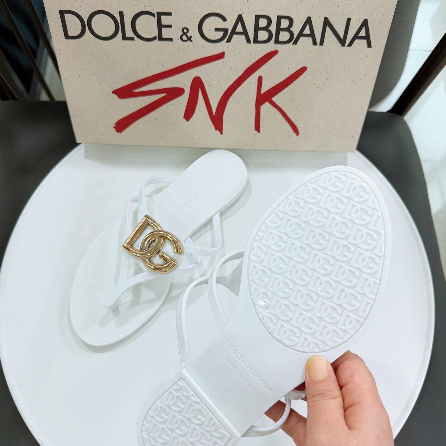 Dolce & Gabbana Rubber Beachwear Slides With Logo - DopestKickz