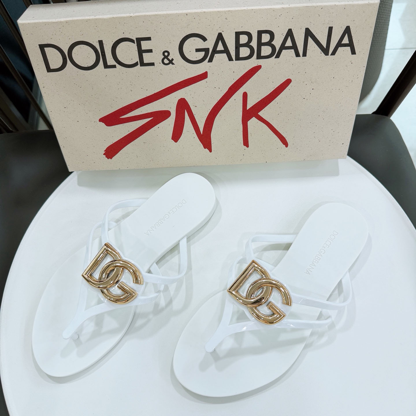 Dolce & Gabbana Rubber Beachwear Slides With Logo - DopestKickz