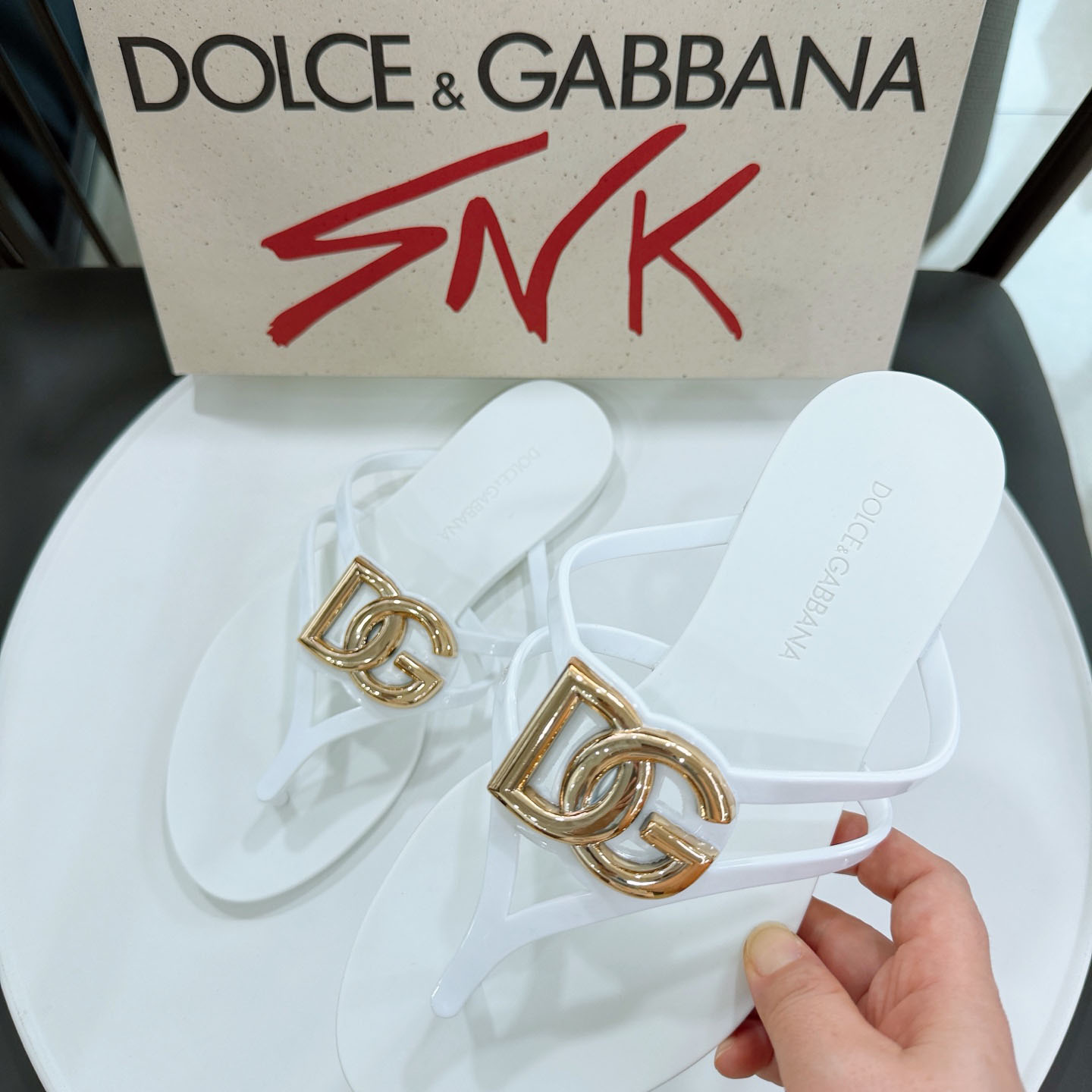 Dolce & Gabbana Rubber Beachwear Slides With Logo - DopestKickz