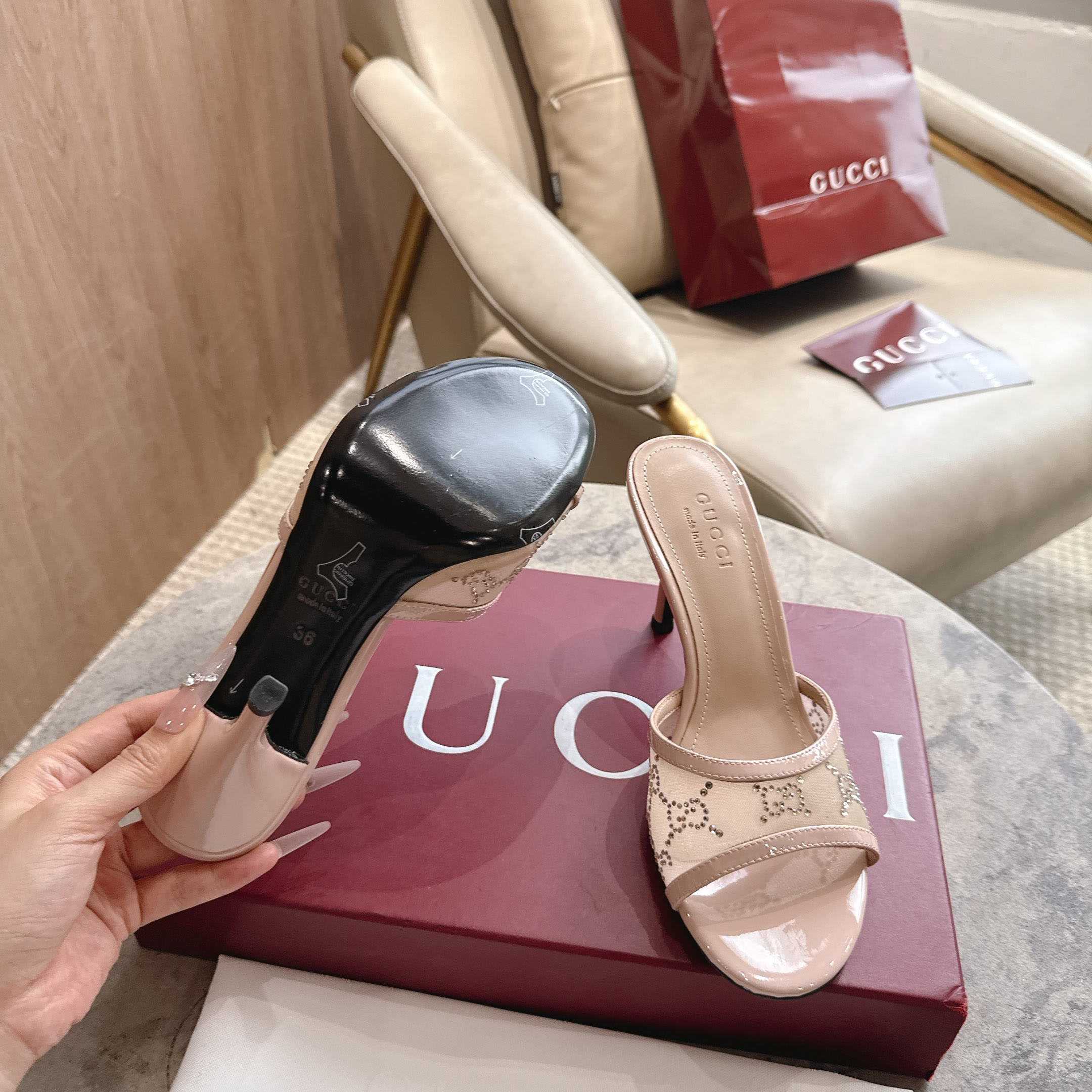 Gucci Women's crystal slide sandal - DopestKickz