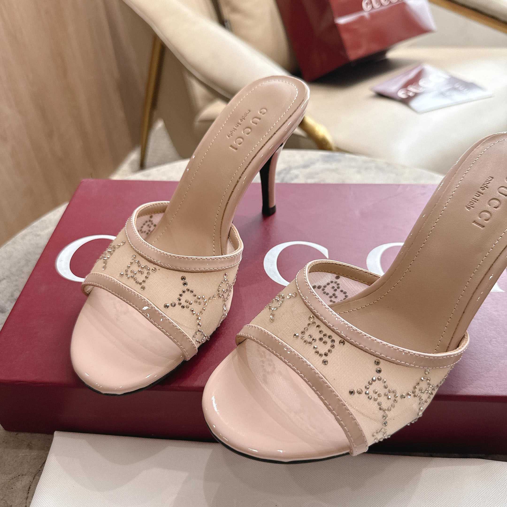 Gucci Women's crystal slide sandal - DopestKickz
