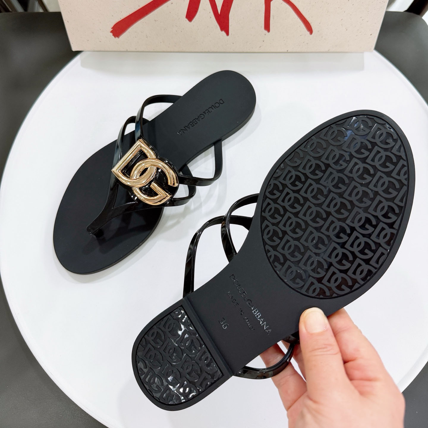 Dolce & Gabbana Rubber Beachwear Slides With Logo - DopestKickz