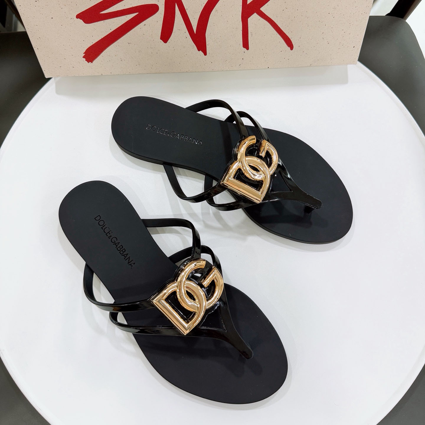 Dolce & Gabbana Rubber Beachwear Slides With Logo - DopestKickz