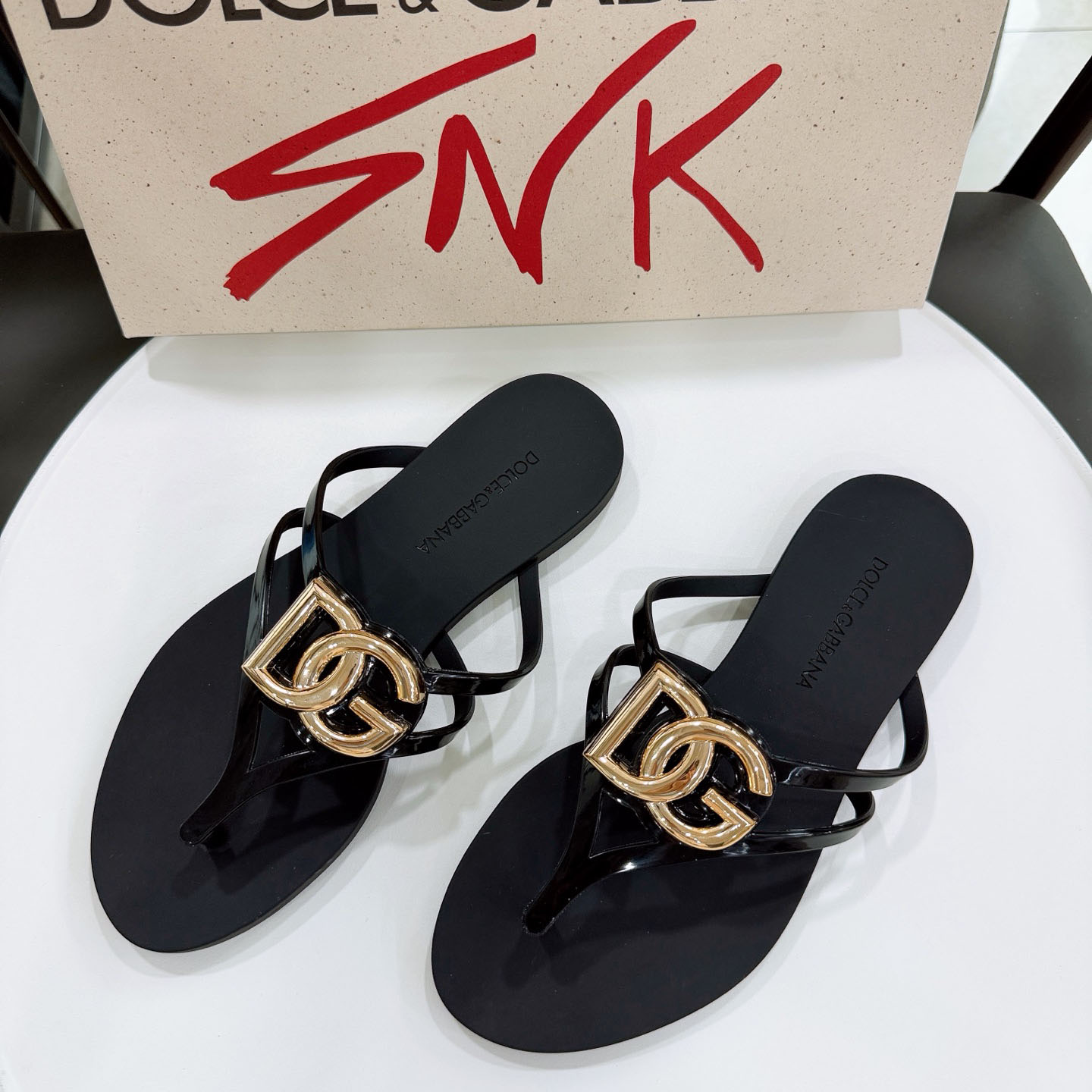 Dolce & Gabbana Rubber Beachwear Slides With Logo - DopestKickz
