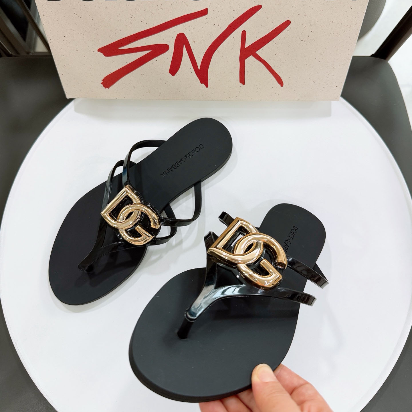 Dolce & Gabbana Rubber Beachwear Slides With Logo - DopestKickz