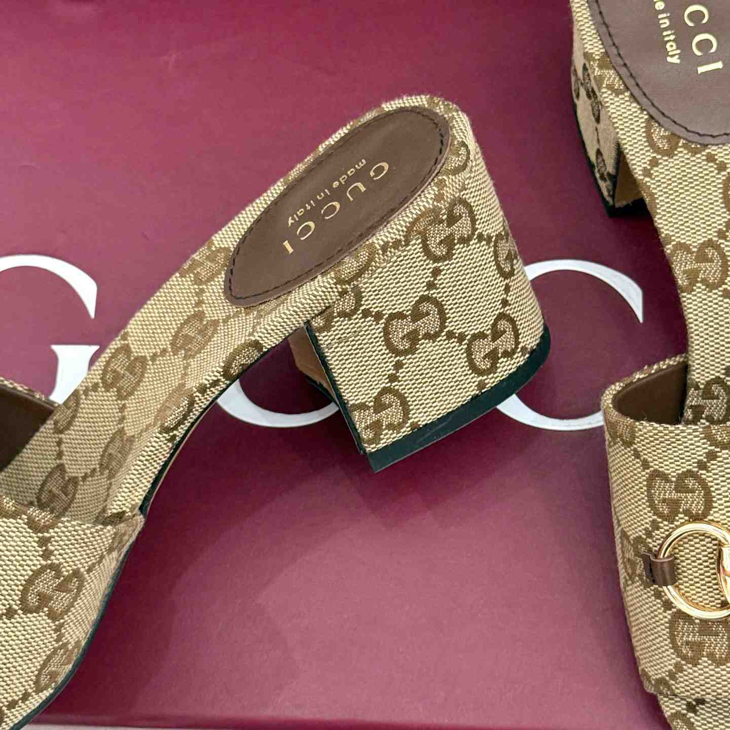 Gucci Women's slide sandal with Horsebit - DopestKickz