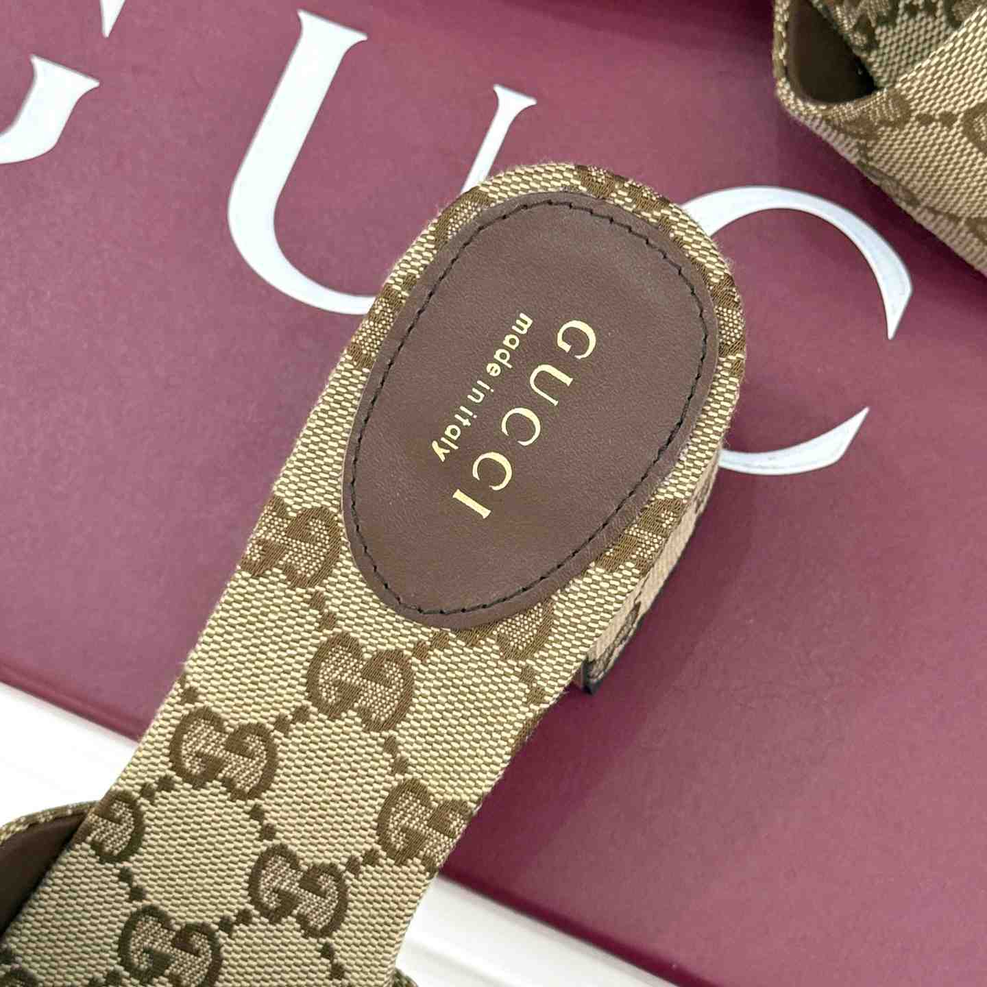 Gucci Women's slide sandal with Horsebit - DopestKickz