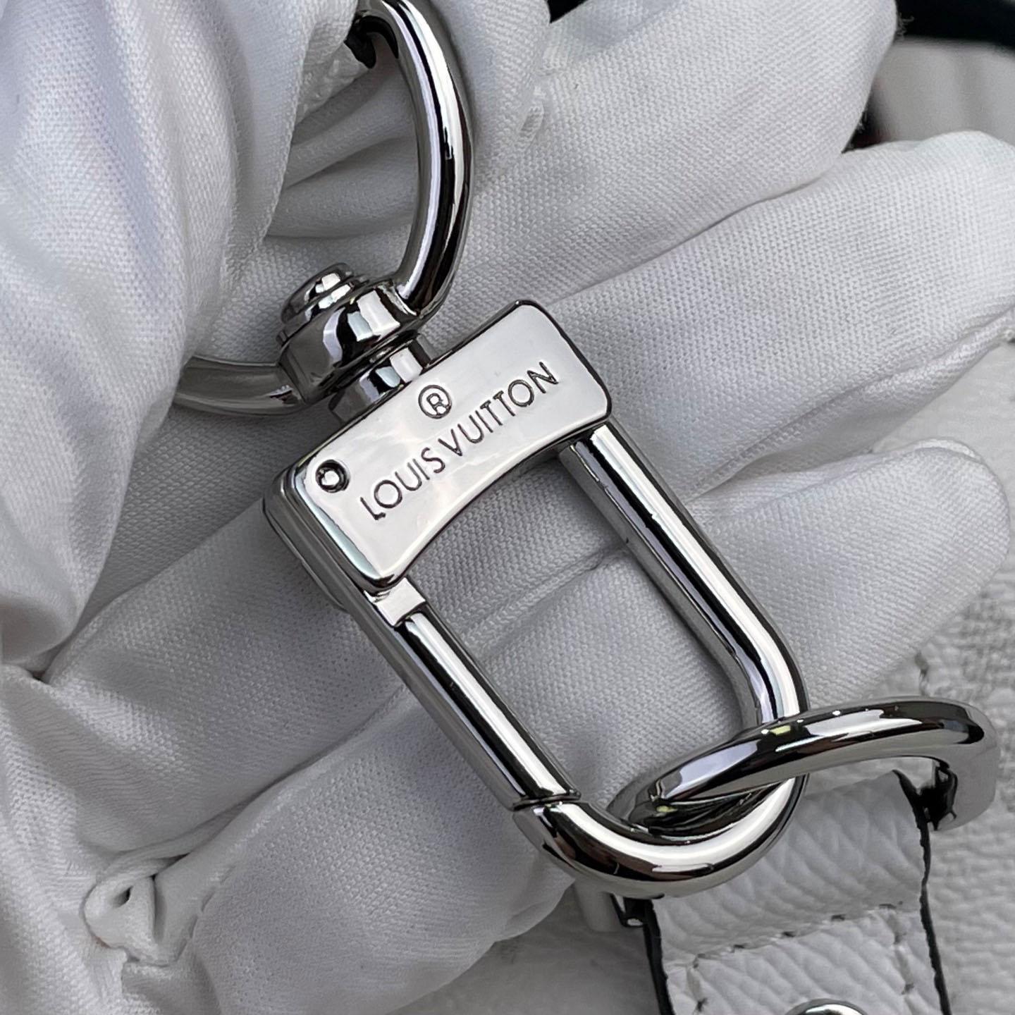 Louis Vuitton City Keepall M27644 - DopestKickz