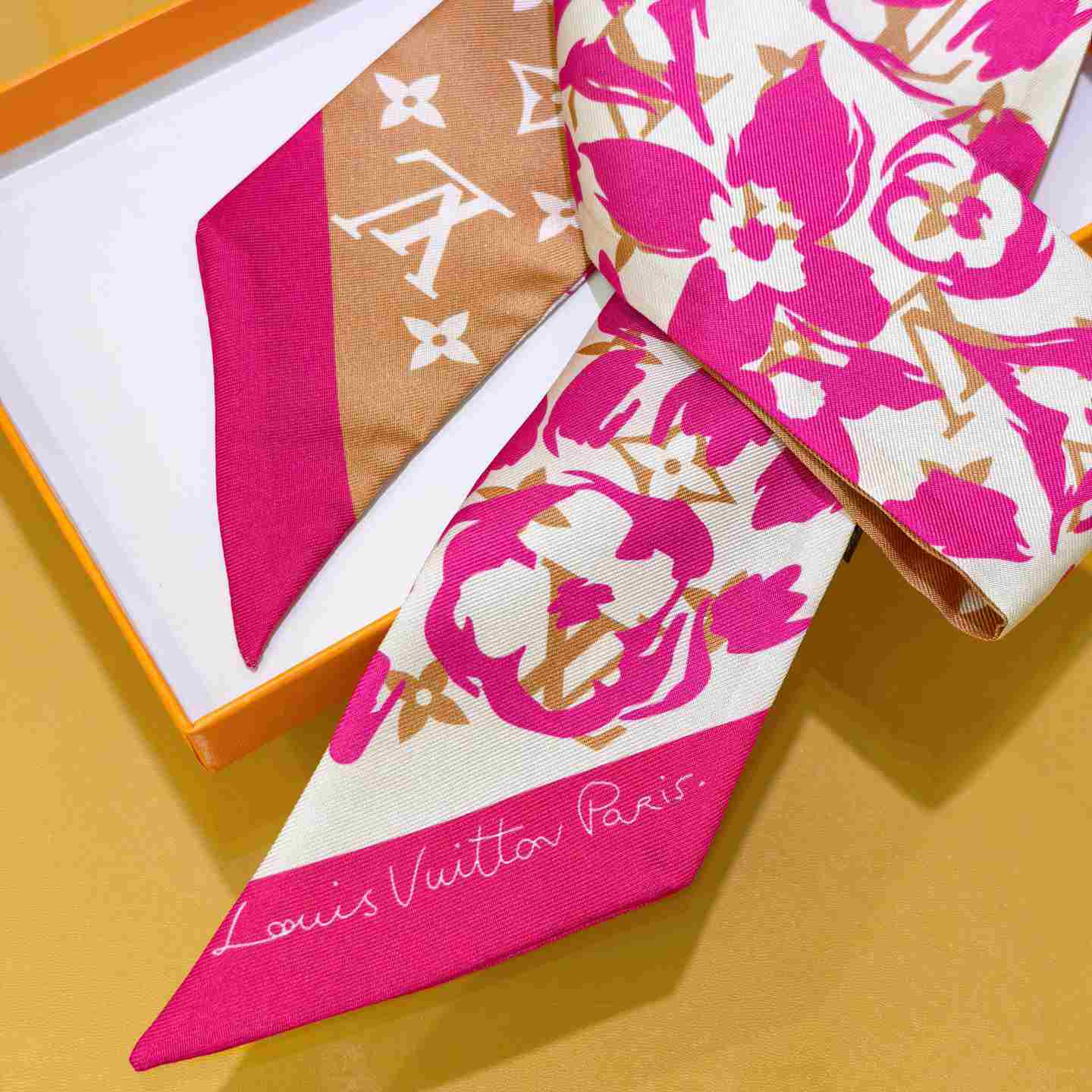 Louis Vuitton LV Safari BB Bandeau - DopestKickz