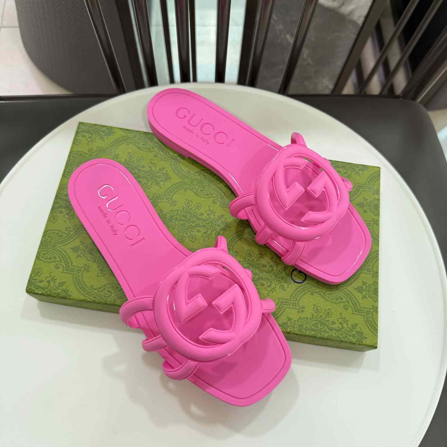 Gucci Wmns Interlocking G Slide Sandal - DopestKickz
