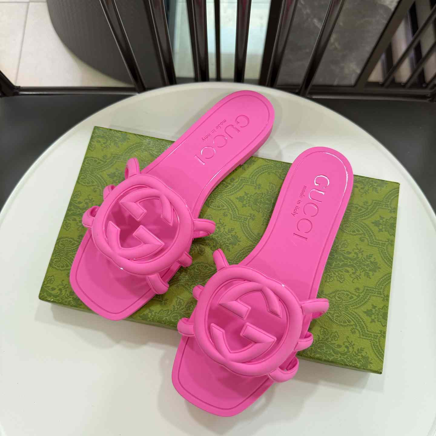 Gucci Wmns Interlocking G Slide Sandal - DopestKickz