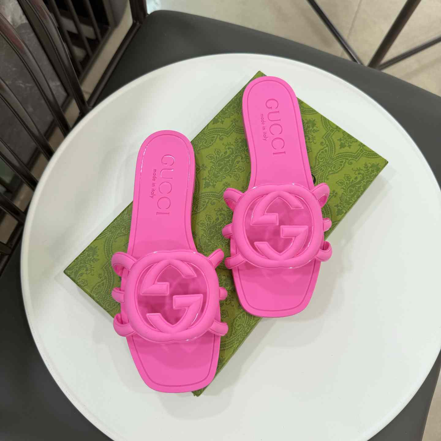 Gucci Wmns Interlocking G Slide Sandal - DopestKickz