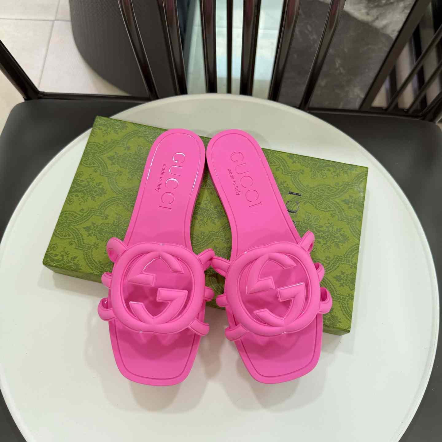 Gucci Wmns Interlocking G Slide Sandal - DopestKickz