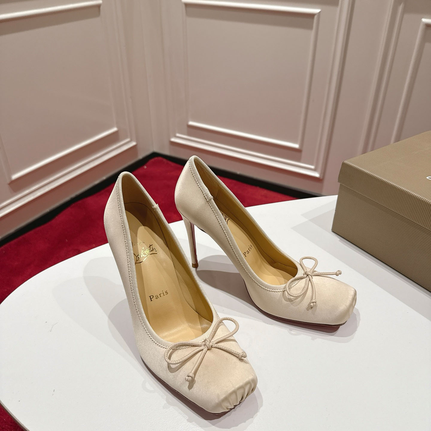 Christian Louboutin Cassia Nodo 100 mm Pumps  Crepe Satin - DopestKickz
