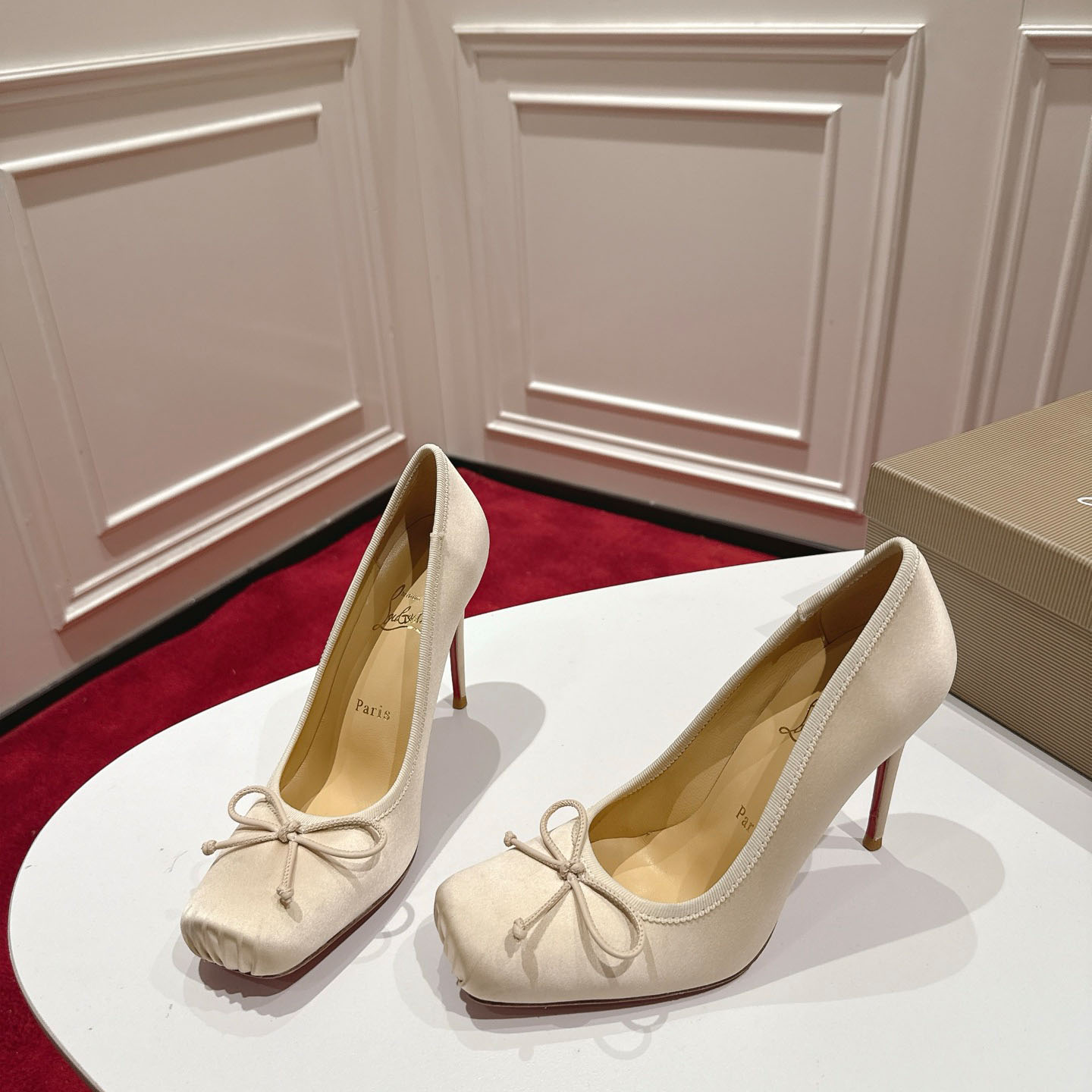 Christian Louboutin Cassia Nodo 100 mm Pumps  Crepe Satin - DopestKickz