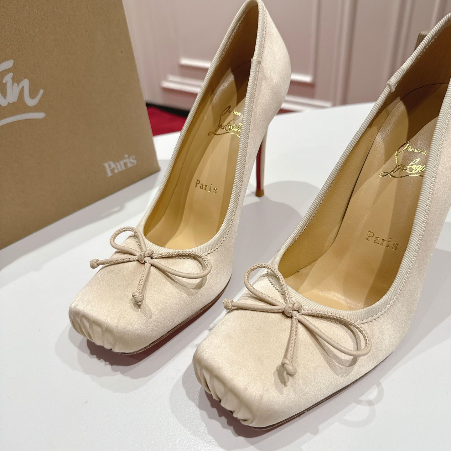 Christian Louboutin Cassia Nodo 100 mm Pumps  Crepe Satin - DopestKickz