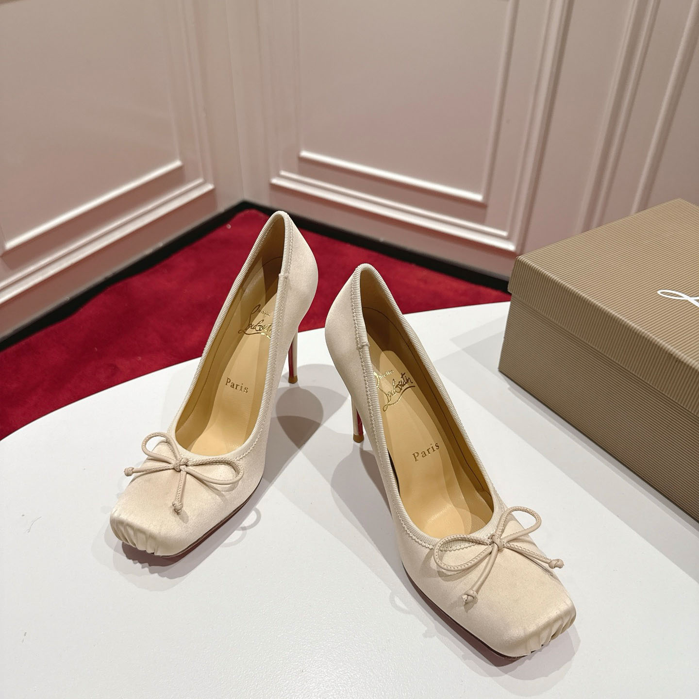Christian Louboutin Cassia Nodo 100 mm Pumps  Crepe Satin - DopestKickz