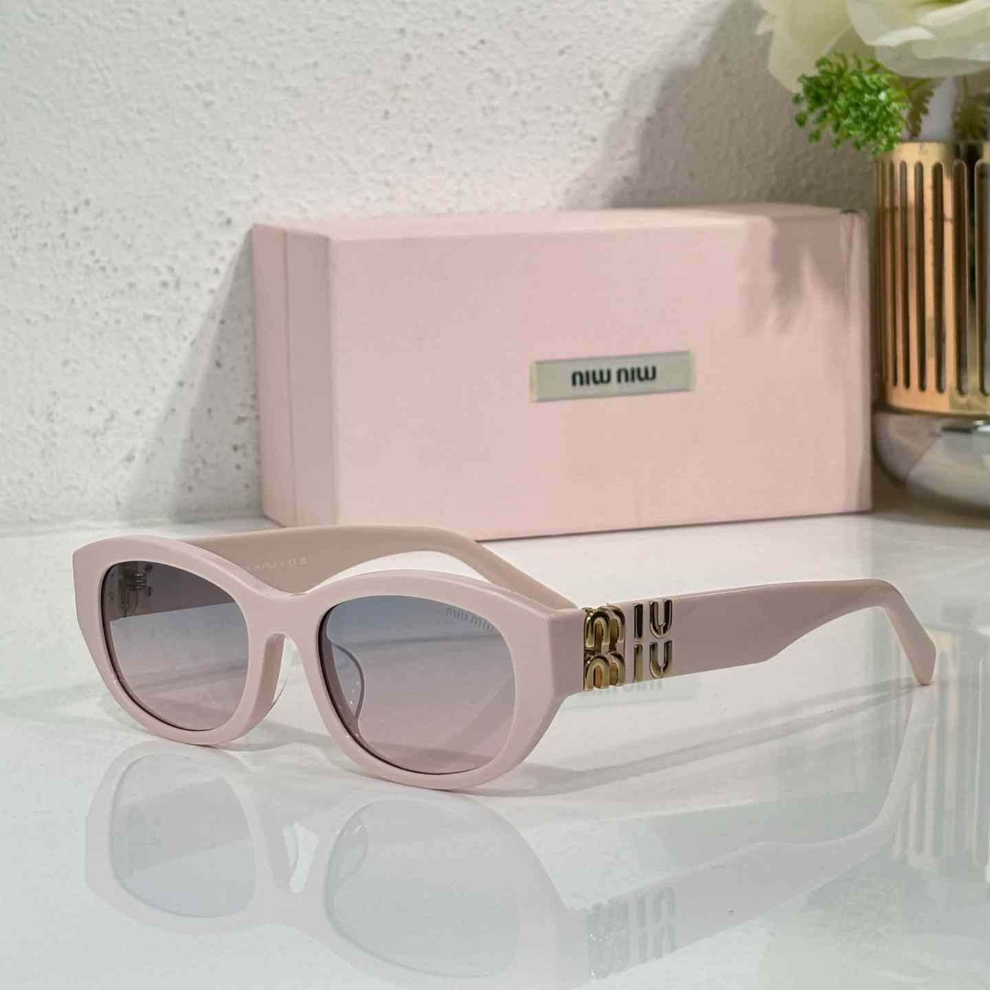 Miu Miu SUMA03 Sunglasses  - DopestKickz