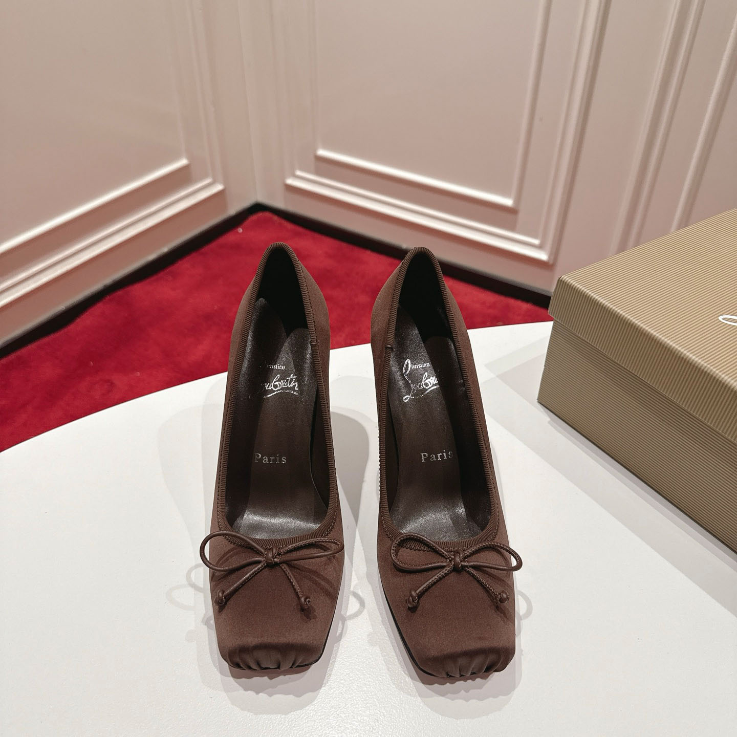 Christian Louboutin Cassia Nodo 100 mm Pumps  Crepe Satin - DopestKickz
