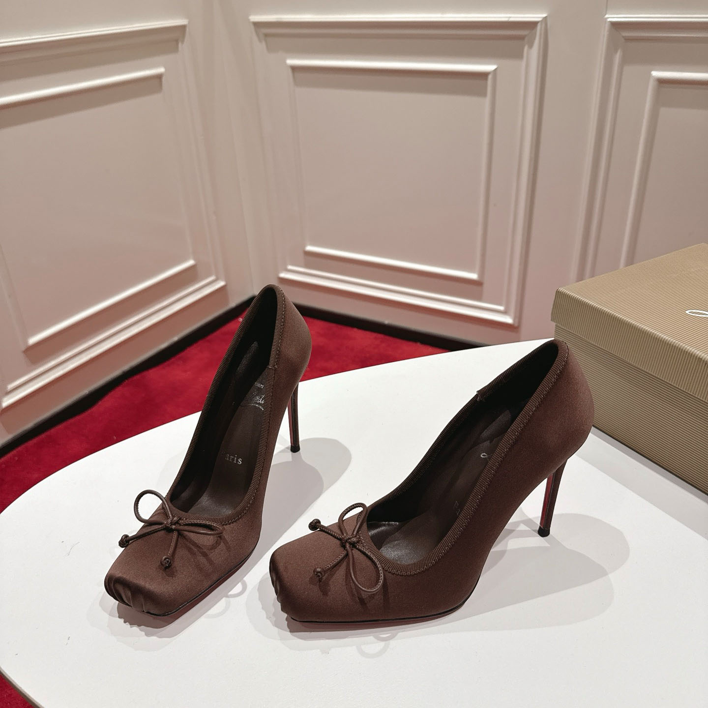 Christian Louboutin Cassia Nodo 100 mm Pumps  Crepe Satin - DopestKickz