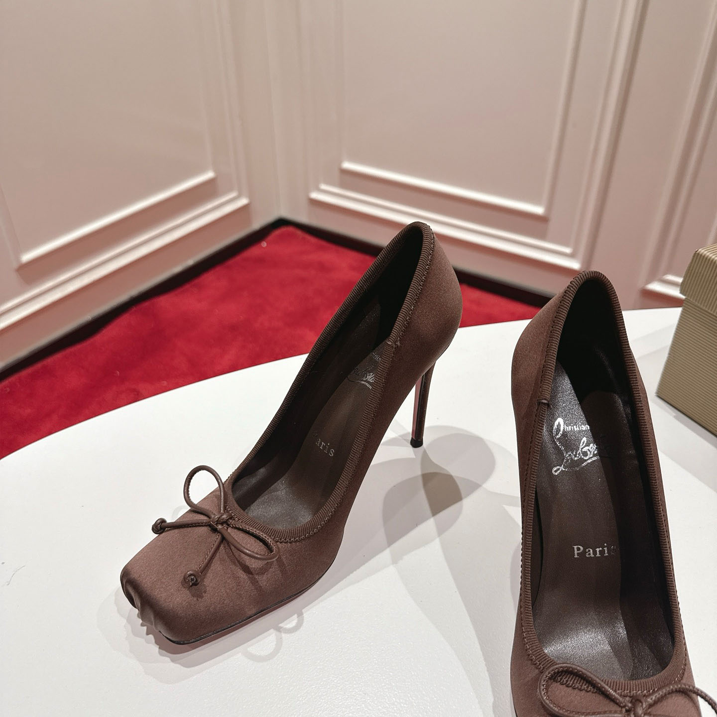 Christian Louboutin Cassia Nodo 100 mm Pumps  Crepe Satin - DopestKickz
