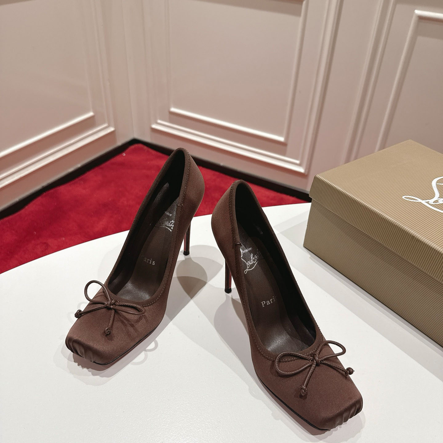 Christian Louboutin Cassia Nodo 100 mm Pumps  Crepe Satin - DopestKickz
